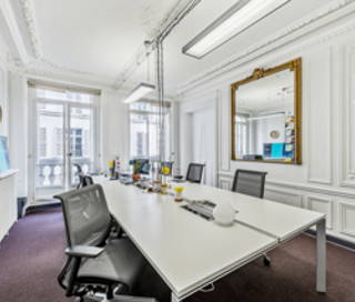 Bureau privé 24 m² 6 postes Coworking Rue Bleue Paris 75009 - photo 1